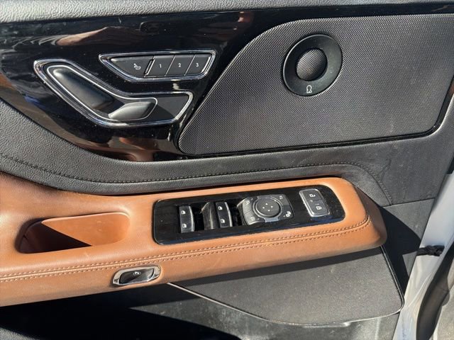 Used 2023 Lincoln Aviator Reserve w/ Equipment Group 201A RWD image 5