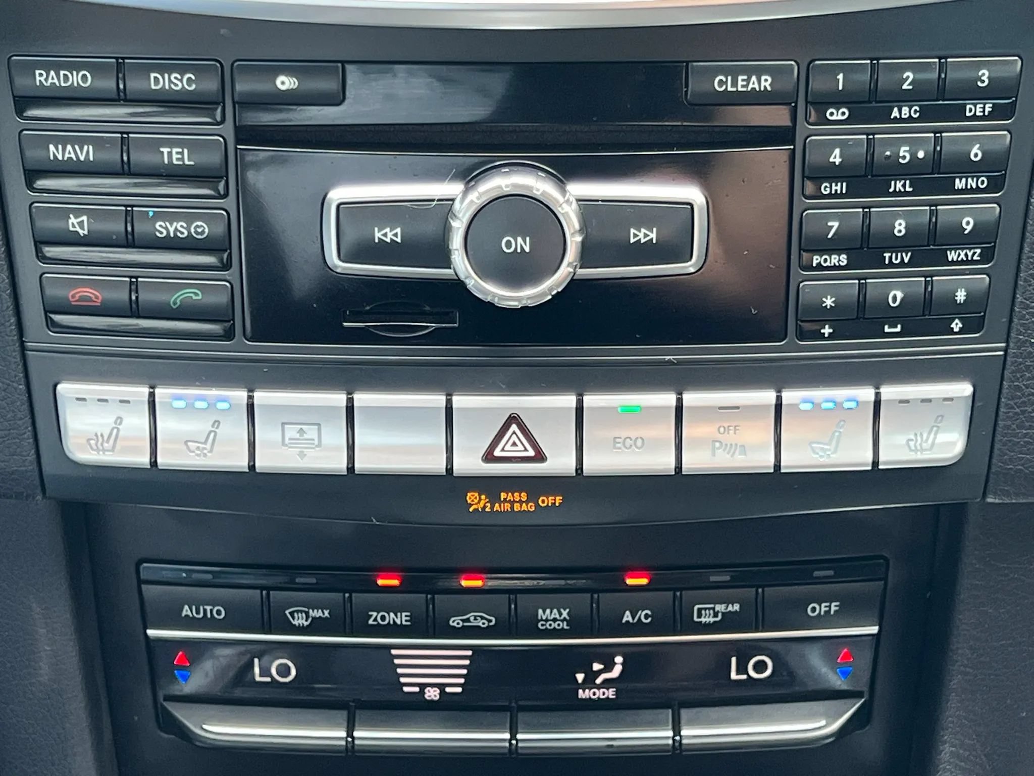 Used 2014 Mercedes-Benz E 550 4MATIC Sedan w/ Premium 1 Package image 27