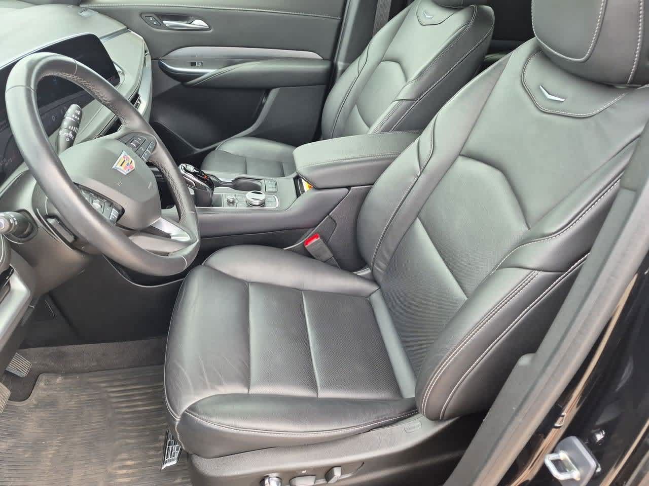 Used 2024 Cadillac XT4 Premium Luxury AWD/4WD image 16