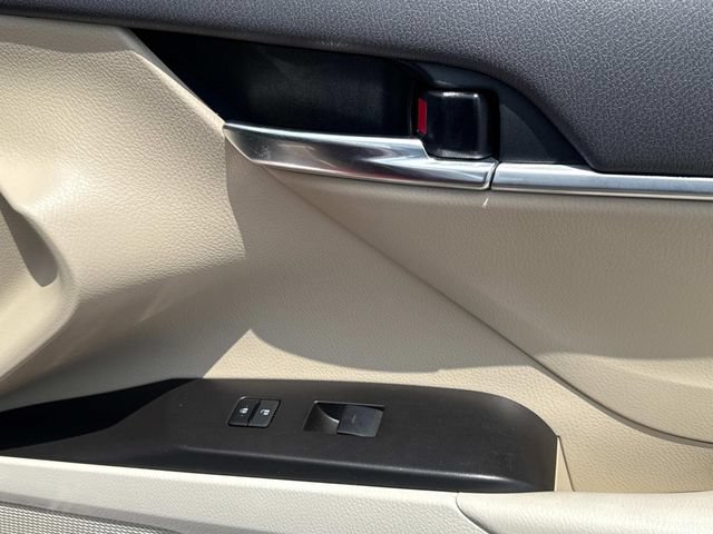 Used 2022 Toyota Camry LE FWD image 19