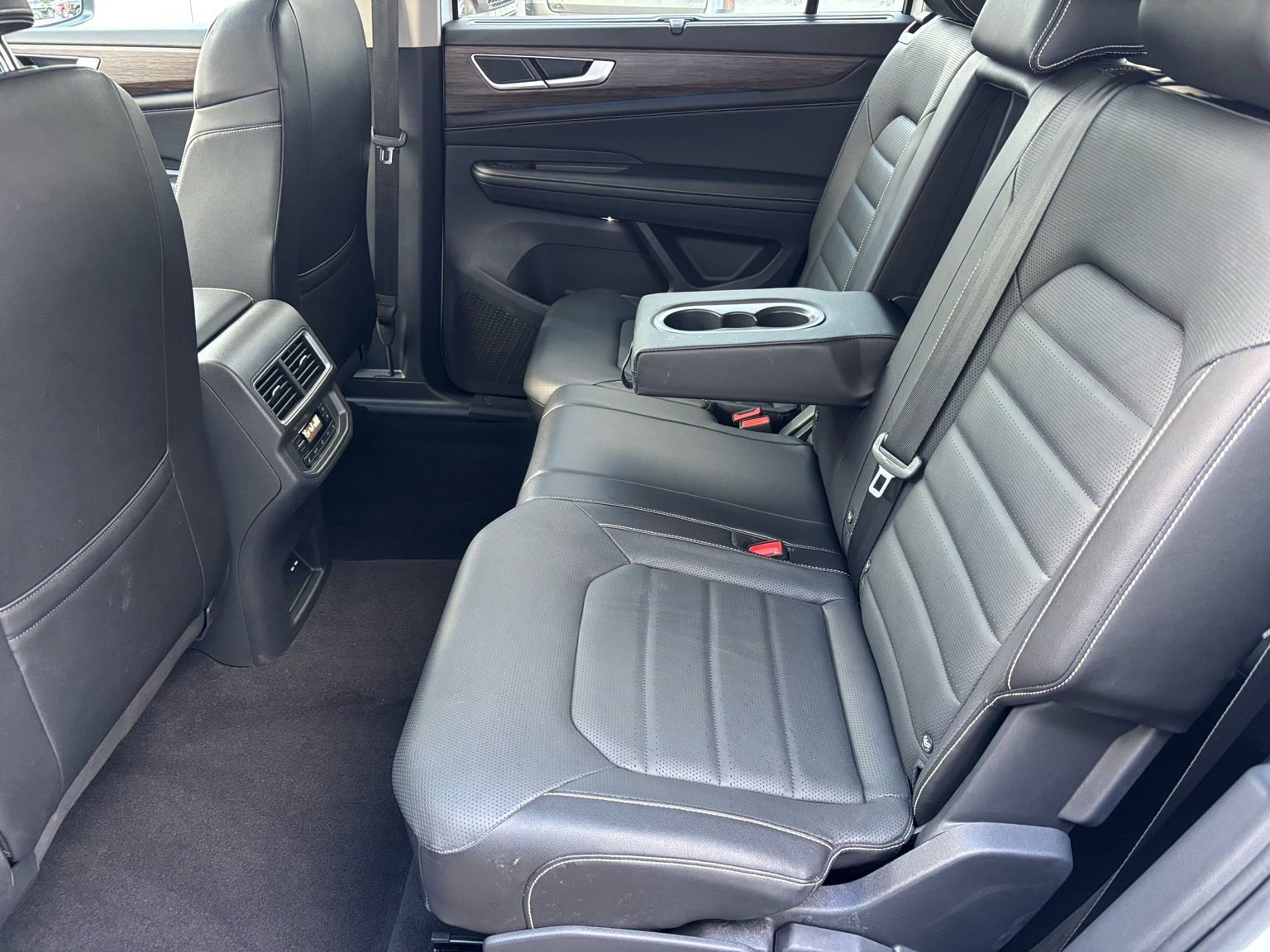 Used 2024 Volkswagen Atlas SEL image 21