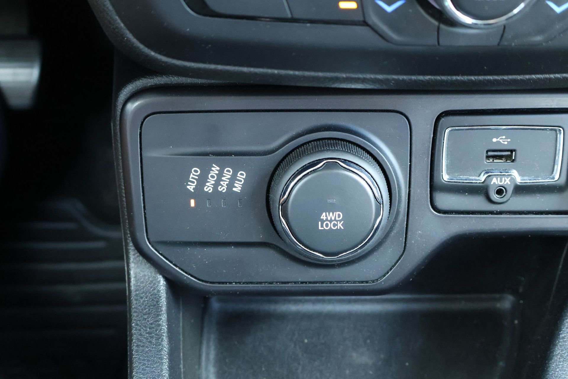 Used 2018 Jeep Renegade Altitude AWD/4WD image 26