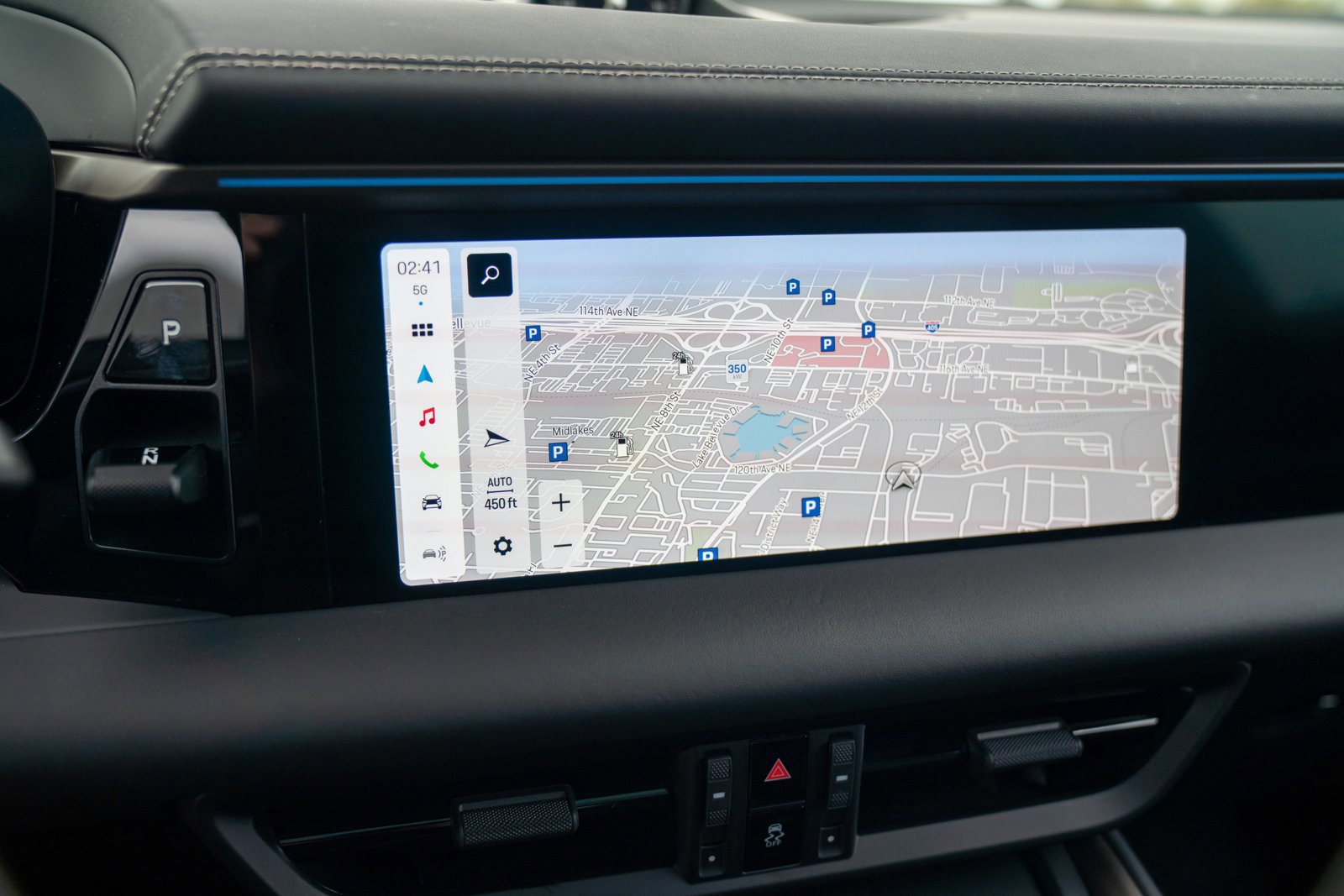 Certified 2025 Porsche Macan Turbo Electric AWD/4WD image 18