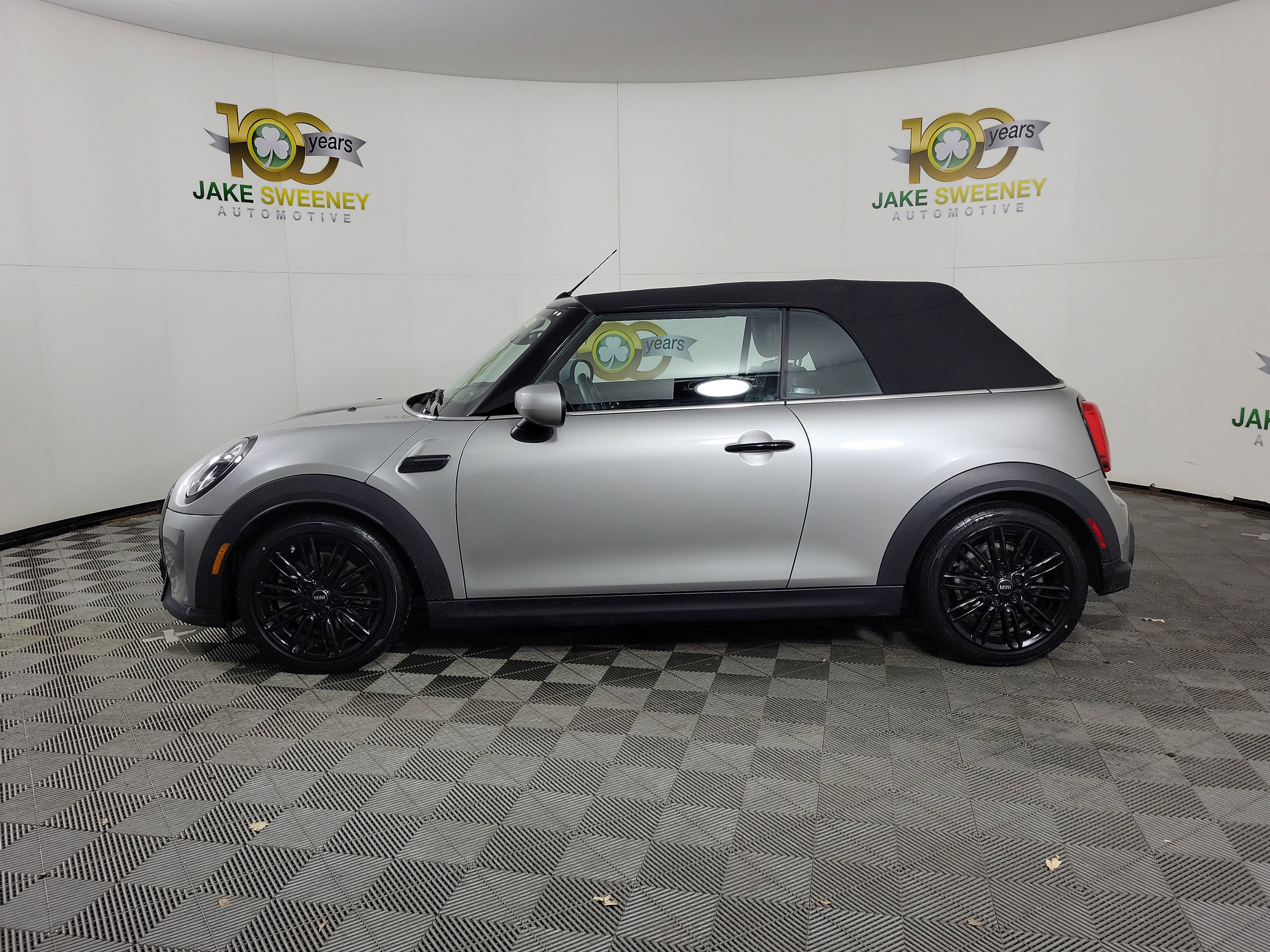 Used 2023 MINI Cooper S w/ Signature Upholstery Package image 4