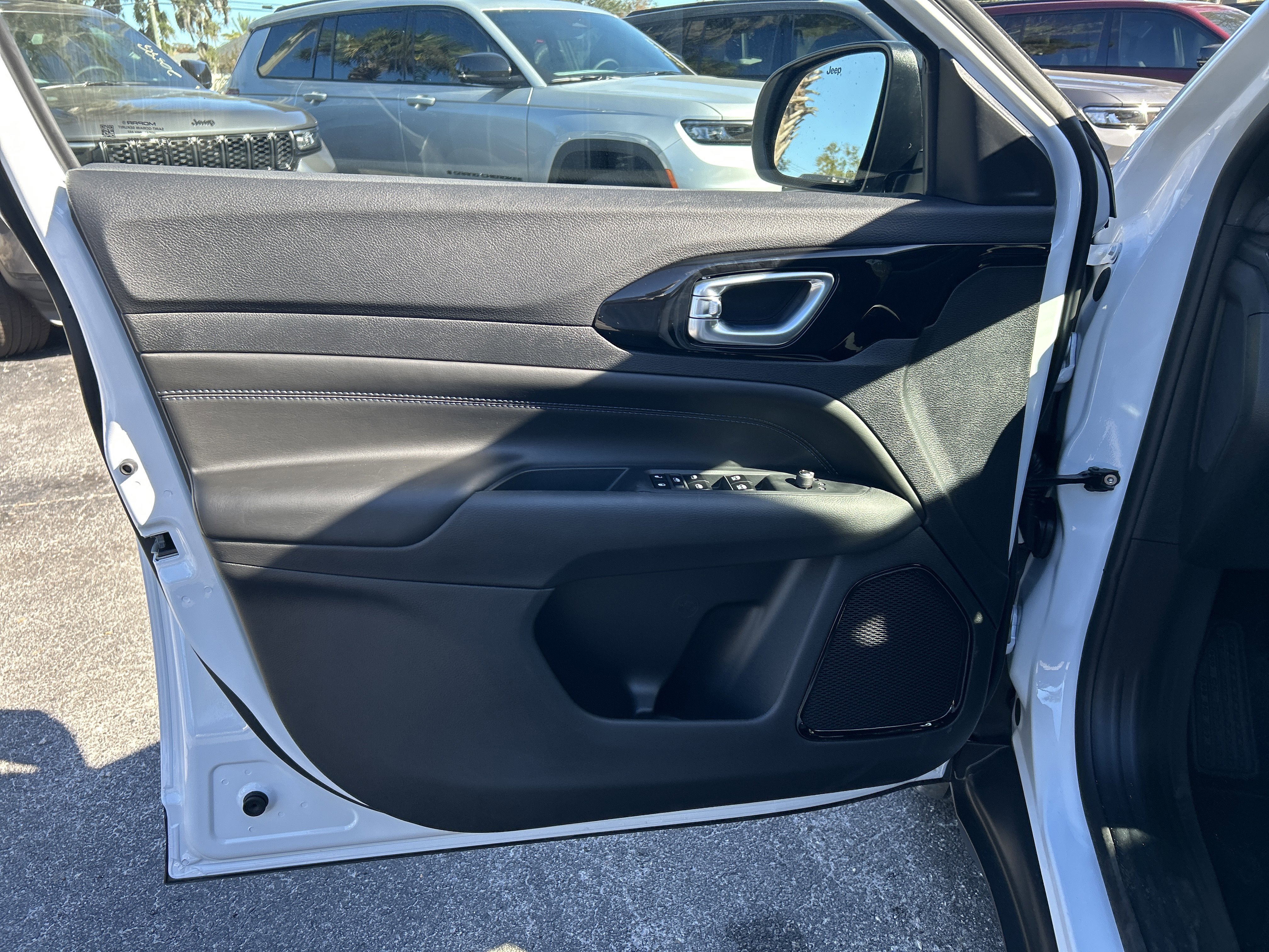 New 2026 Jeep Compass Latitude image 11