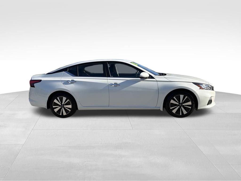 Used 2021 Nissan Altima 2.5 SV w/ SV Premium Package image 9