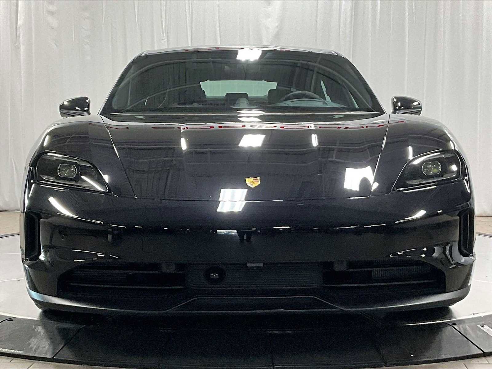 Used 2025 Porsche Taycan image 13