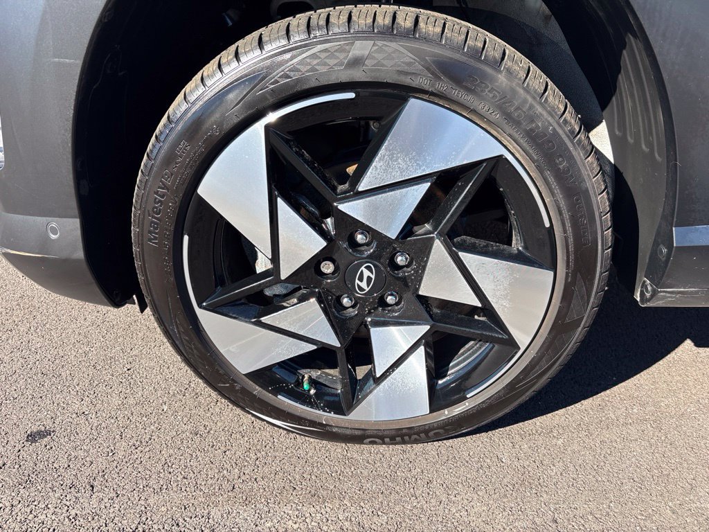 Certified 2025 Hyundai Kona Limited AWD/4WD image 10