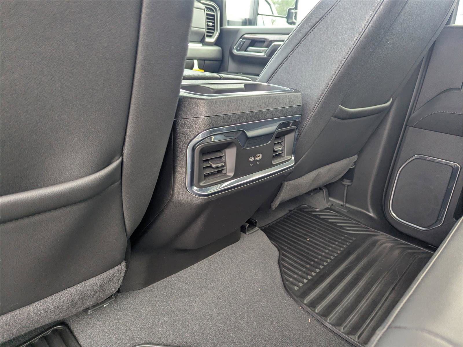 Used 2024 Chevrolet Silverado 2500 LTZ w/ LTZ Convenience Package image 11