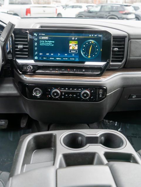 Used 2024 Chevrolet Silverado 1500 LT AWD/4WD image 15