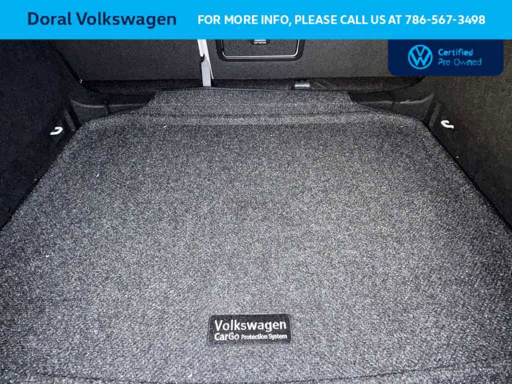 Used 2025 Volkswagen Taos SE FWD image 25