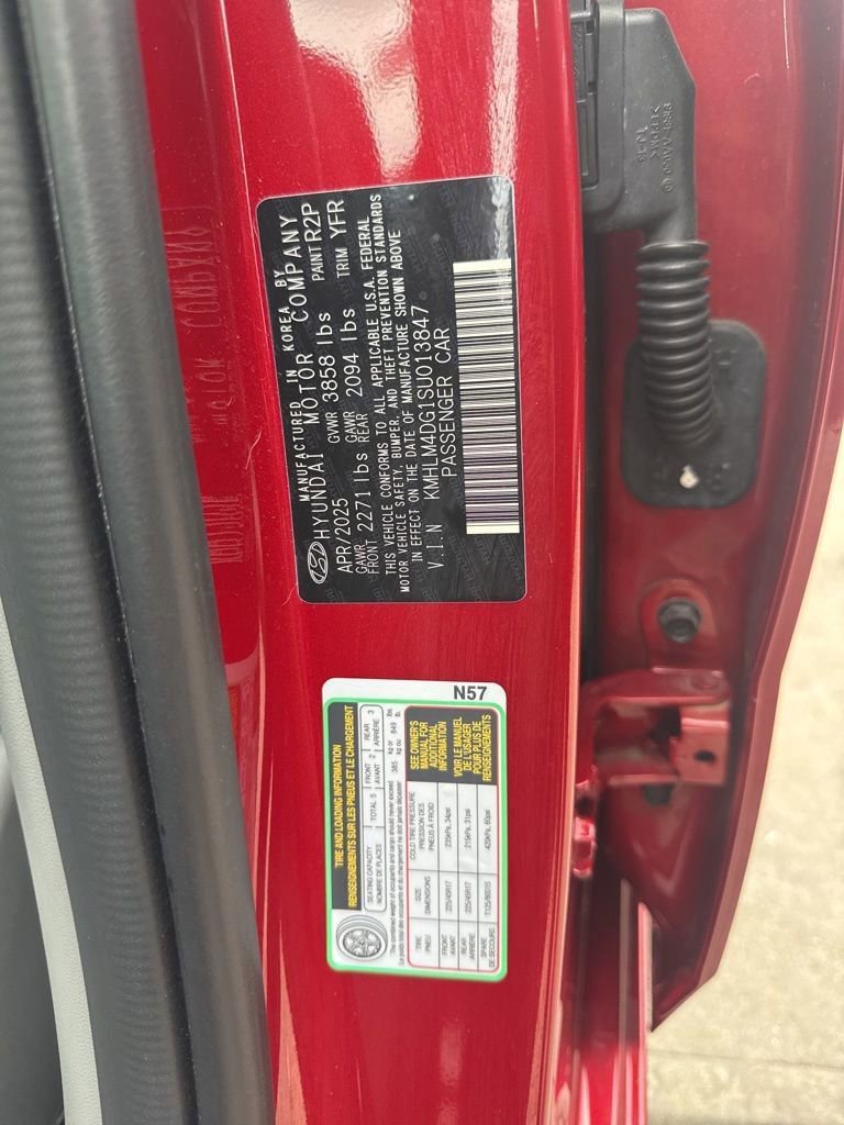 Used 2025 Hyundai Elantra Sport FWD image 54