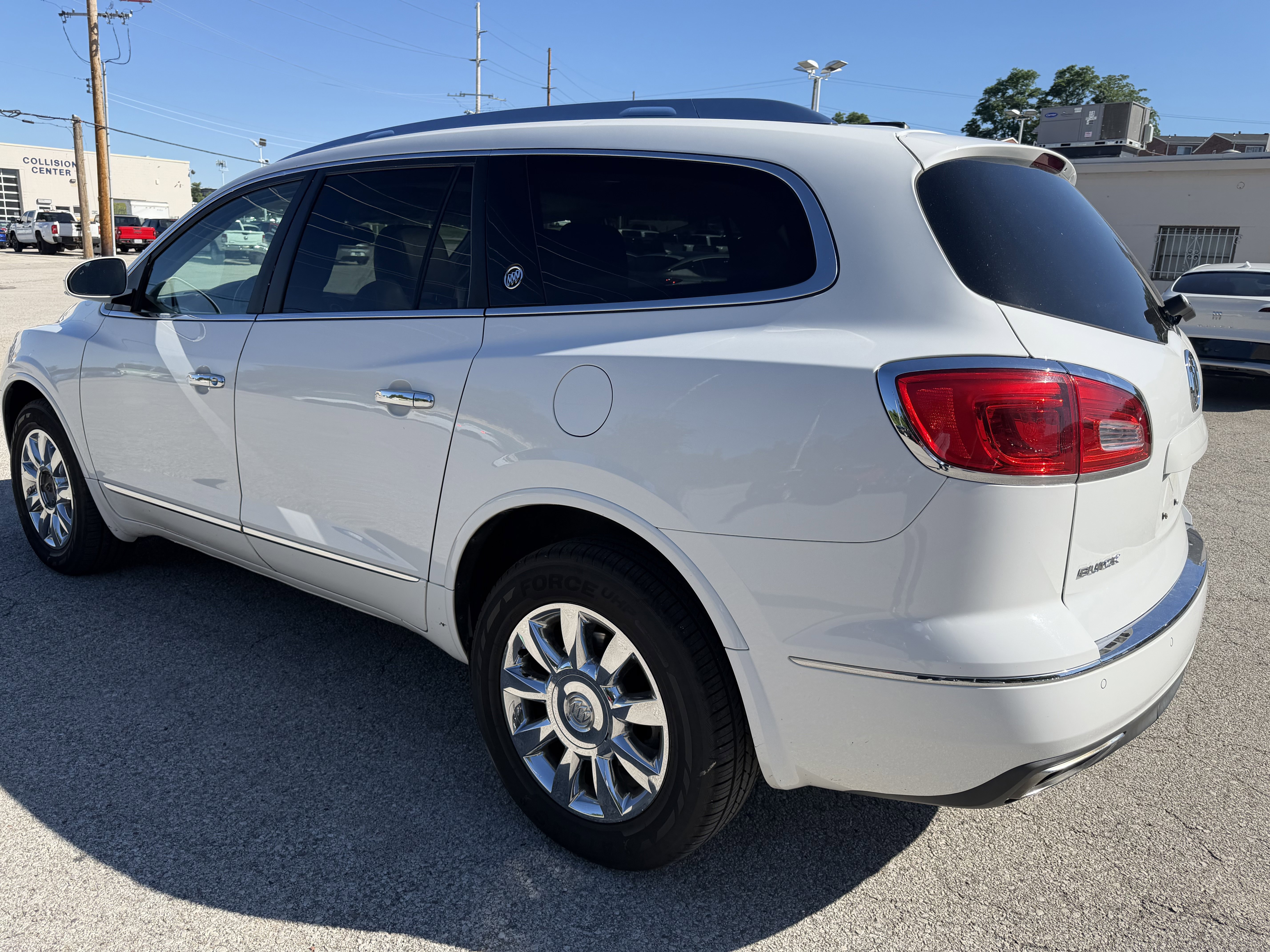 Used 2017 Buick Enclave Leather FWD image 5