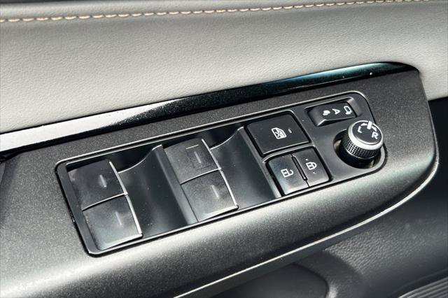 Certified 2024 Toyota Venza LE AWD/4WD image 13
