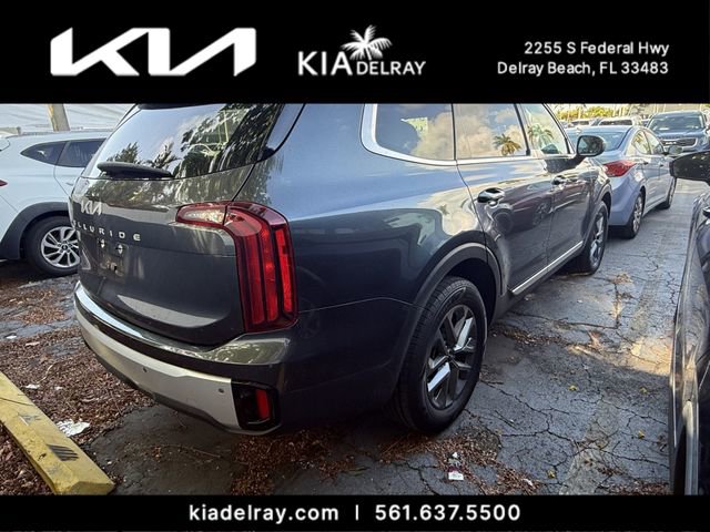 Used 2024 Kia Telluride LX image 3