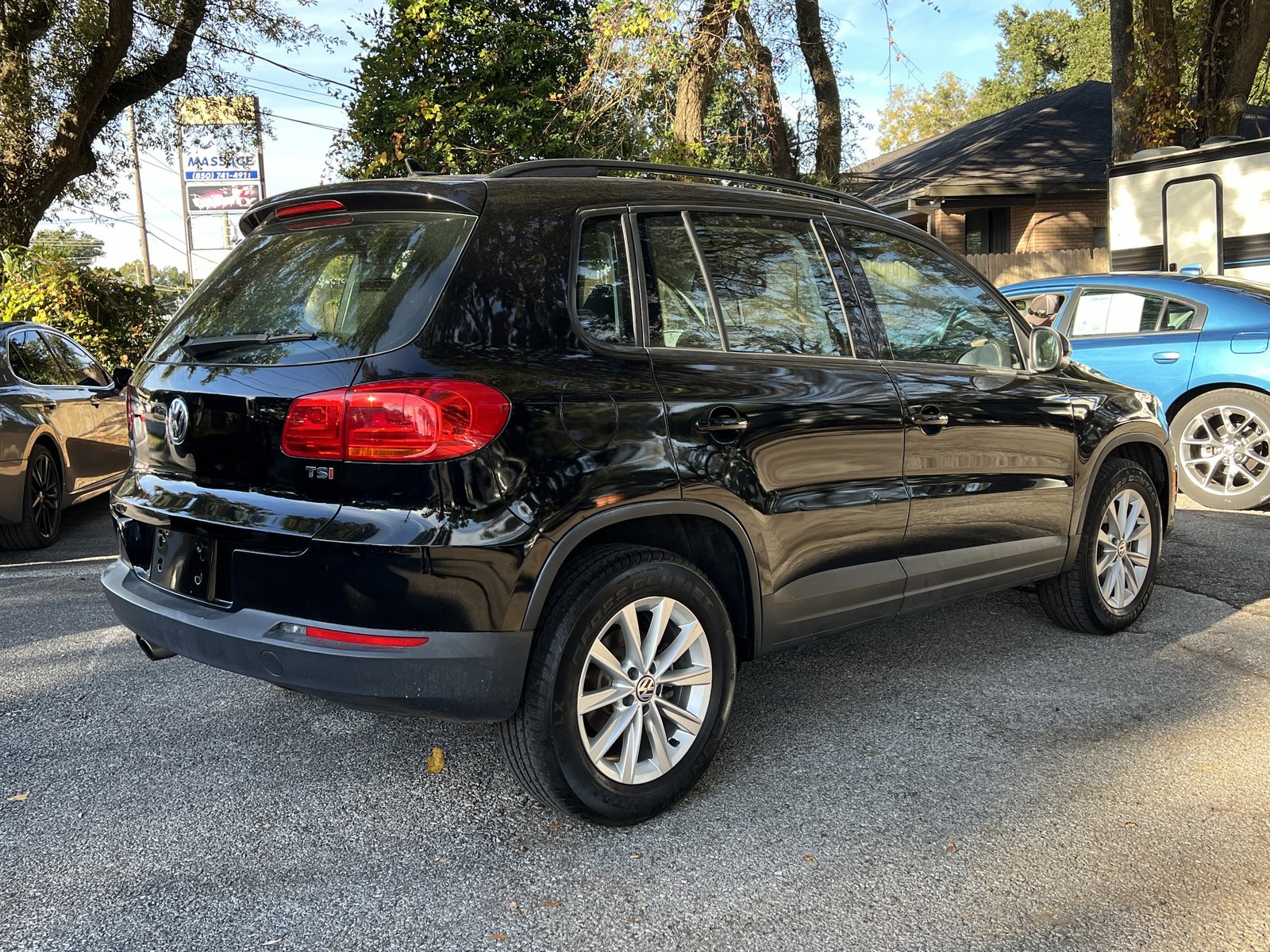 Used 2018 Volkswagen Tiguan Limited image 5
