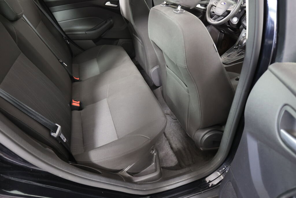 Used 2017 Ford Focus SE FWD image 20