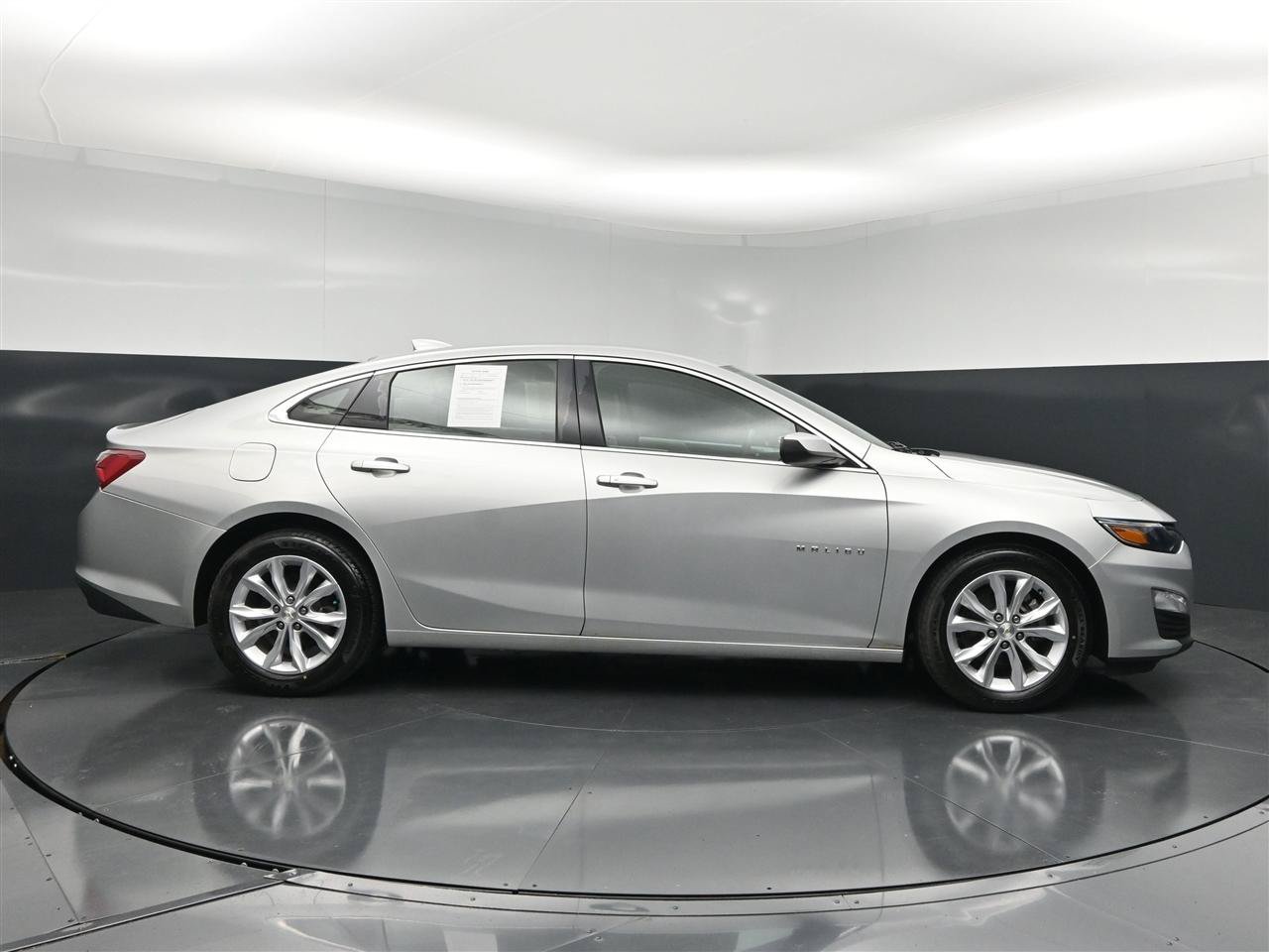 Used 2020 Chevrolet Malibu LT FWD image 4