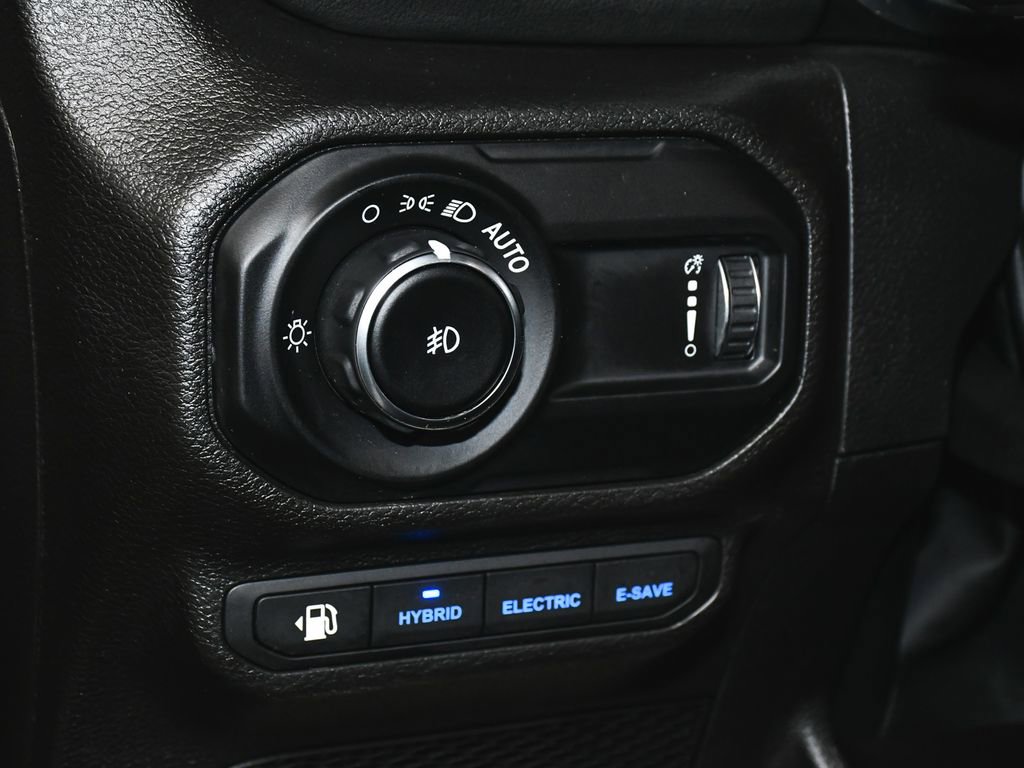 Used 2023 Jeep Wrangler Unlimited Rubicon 4xe w/ Cold Weather Group AWD/4WD image 15