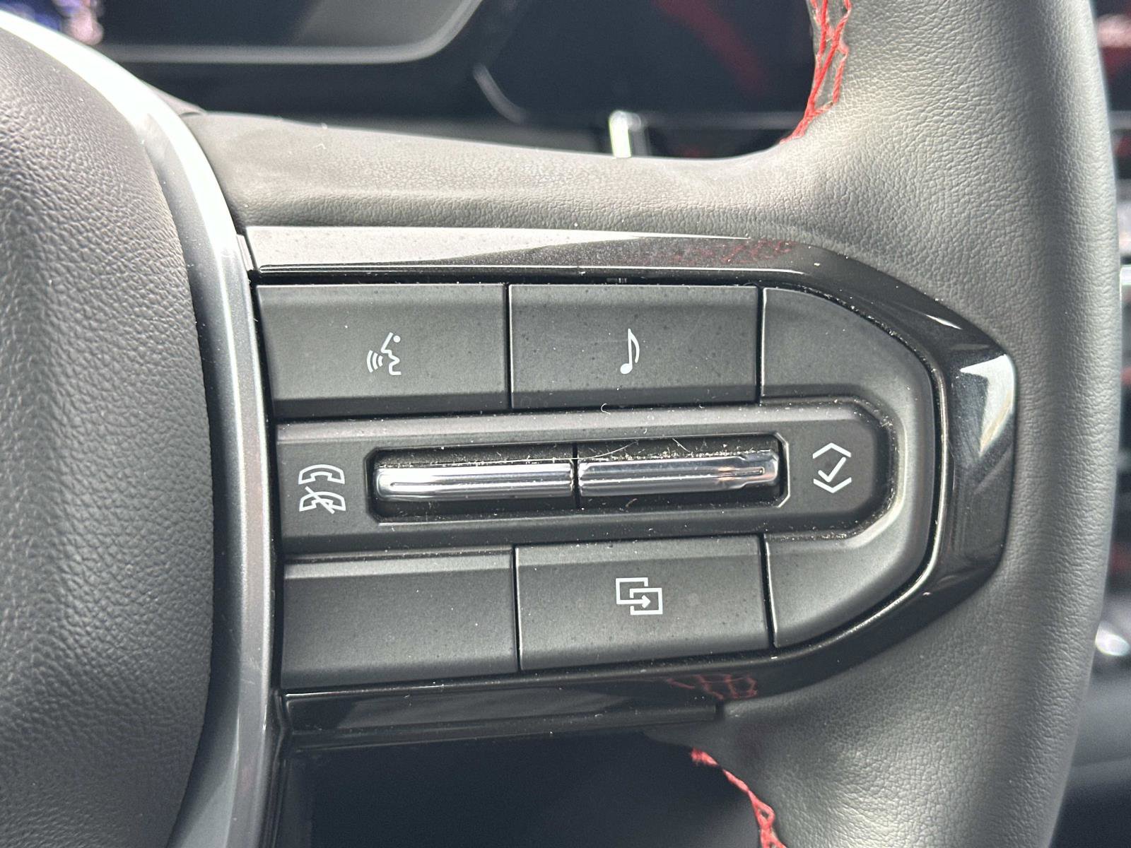 Used 2023 Chevrolet Colorado Z71 w/ Z71 Convenience Package 2 image 24