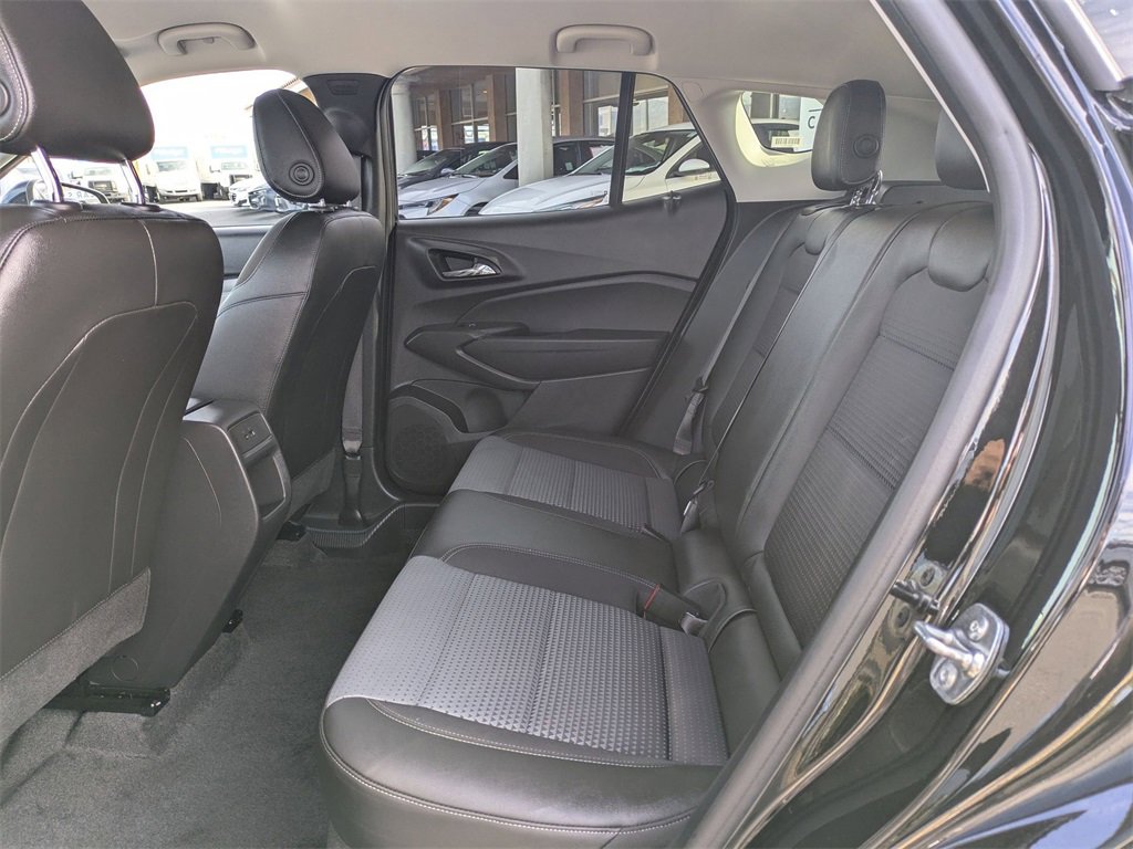Used 2025 Chevrolet Trax LT w/ LT Convenience Package image 29
