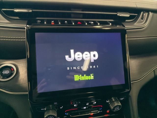 Used 2022 Jeep Grand Cherokee Overland AWD/4WD image 27