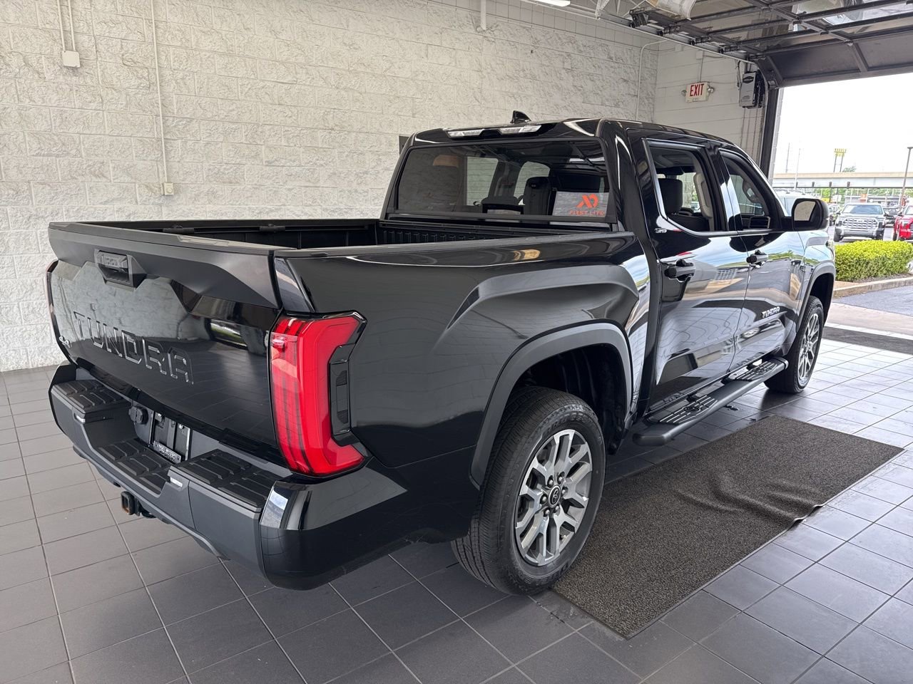 Used 2022 Toyota Tundra SR5 AWD/4WD image 8