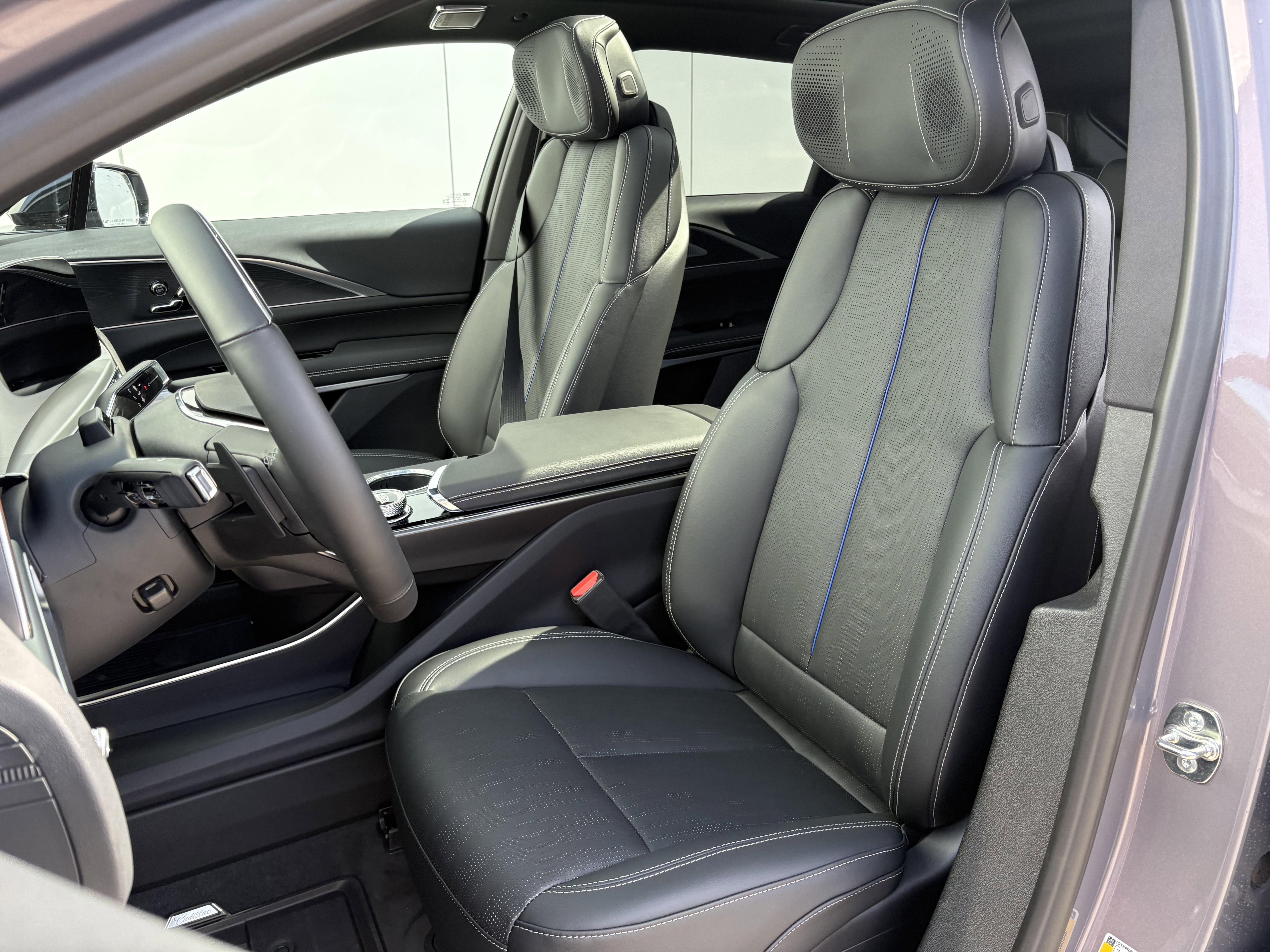 New 2026 Cadillac Lyriq Premium Luxury AWD/4WD image 12