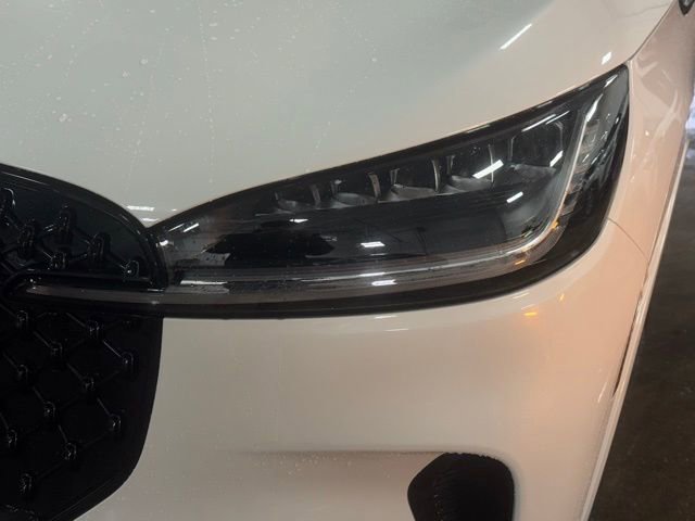 New 2026 Lincoln Aviator AWD image 2