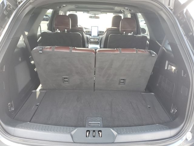Used 2020 Ford Explorer Platinum w/ Premium Technology Package AWD/4WD image 9