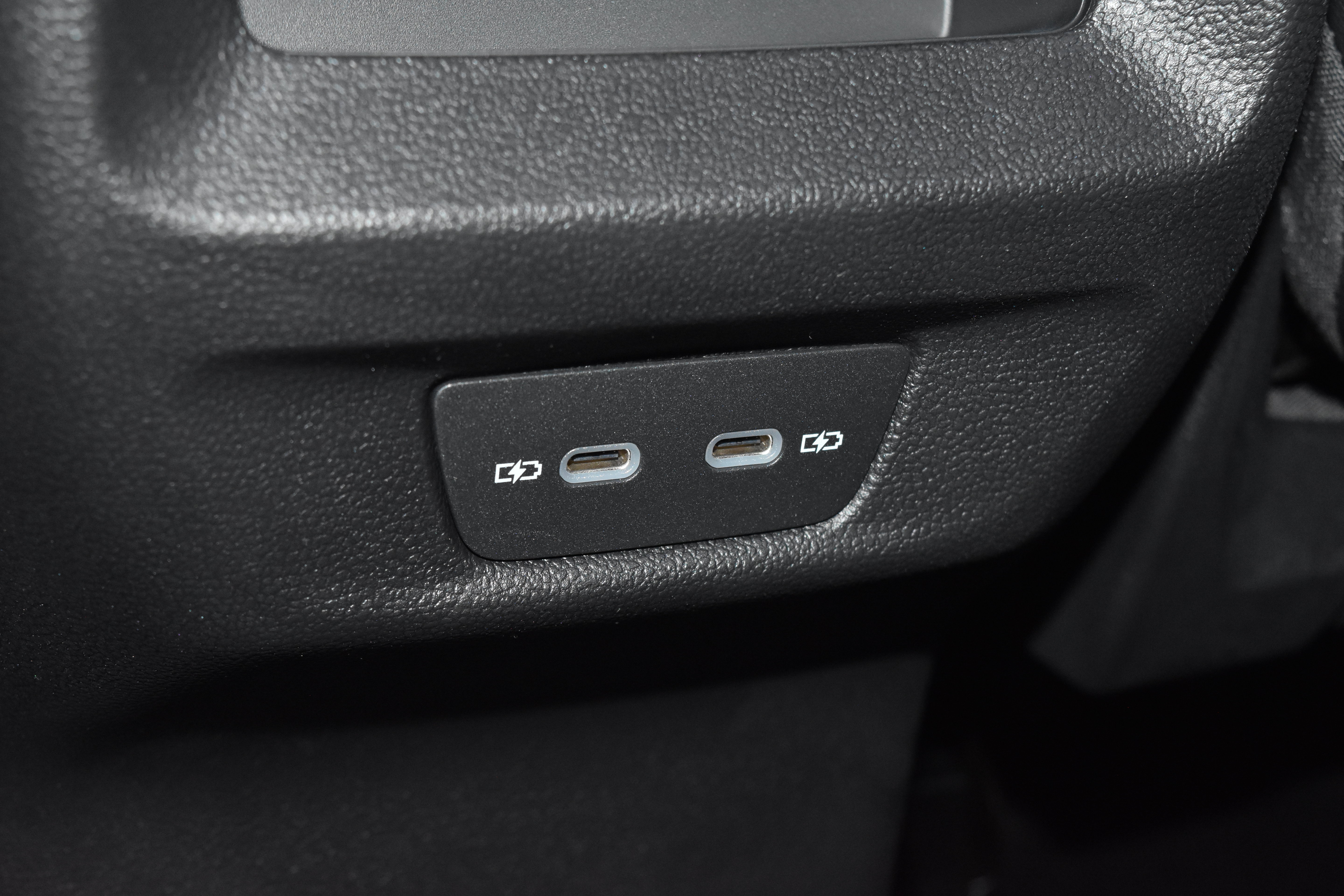 New 2026 Volkswagen Tiguan SE AWD/4WD image 17