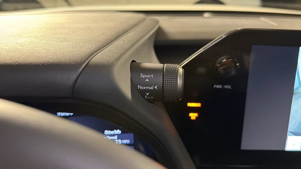 Used 2025 Lexus UX 300h AWD w/ Accessory Package (Z1) image 32