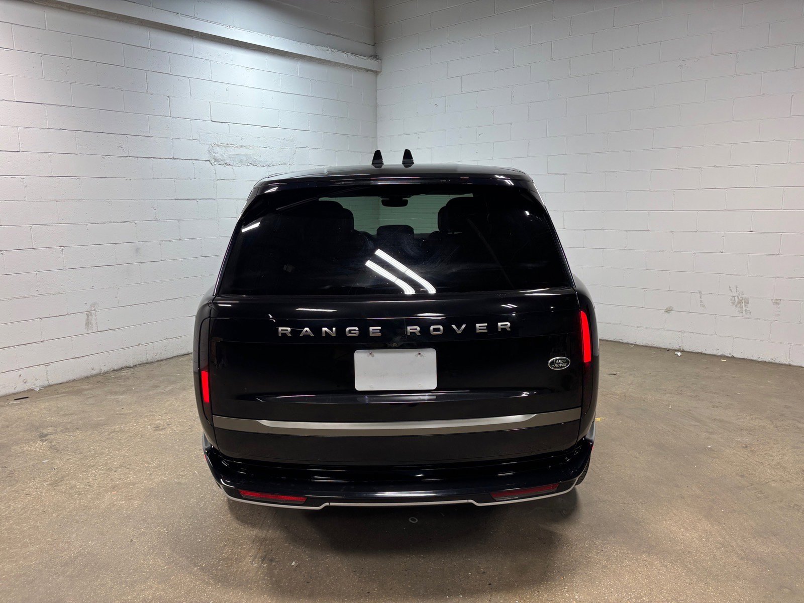 Used 2023 Land Rover Range Rover SE image 8