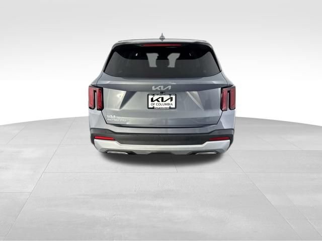 Certified 2024 Kia Sorento LX FWD image 8