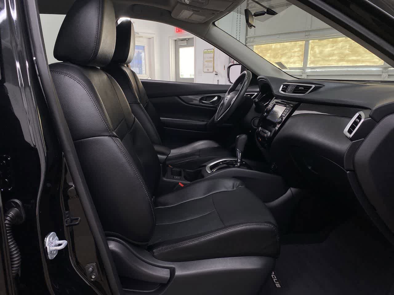 Used 2016 Nissan Rogue SL w/ SL Premium Package image 20
