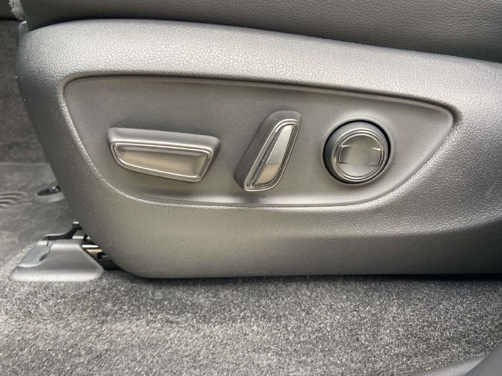 Used 2026 Toyota Land Cruiser w/ Premium Package AWD/4WD image 18