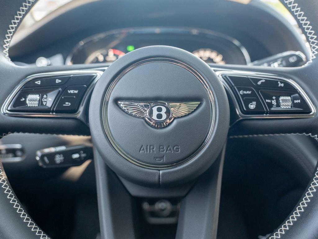 Used 2024 Bentley Bentayga Extended Wheelbase AWD/4WD image 15