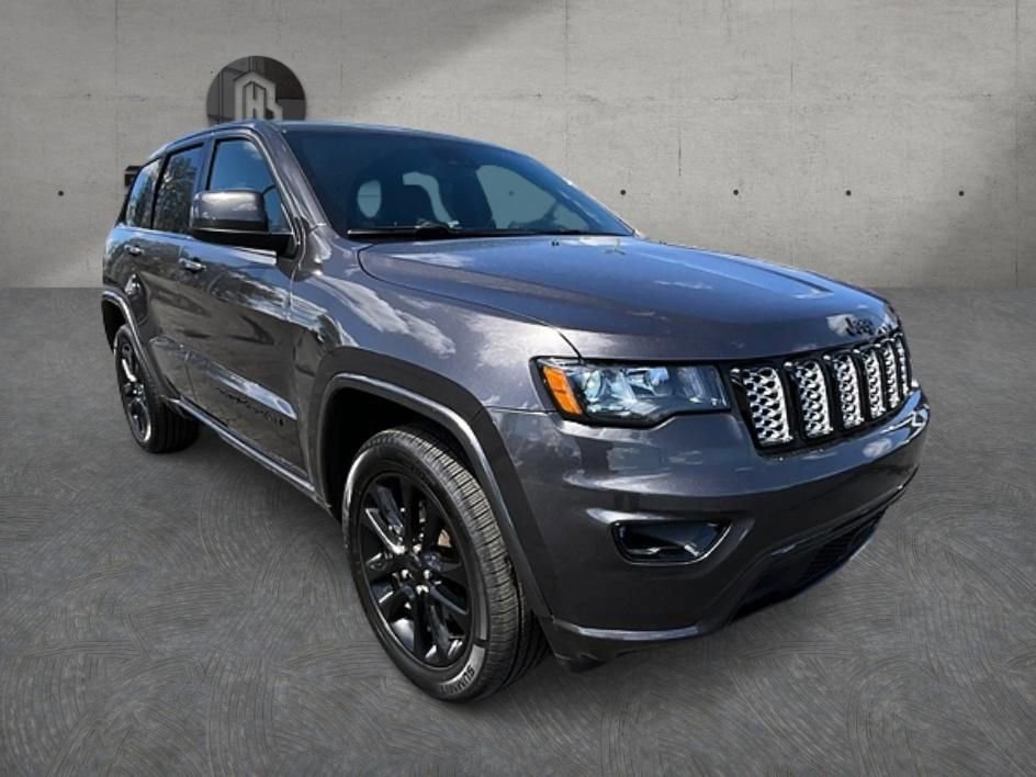 Used 2021 Jeep Grand Cherokee Laredo X image 4