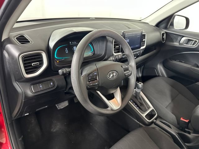 Used 2025 Hyundai Venue SE image 13