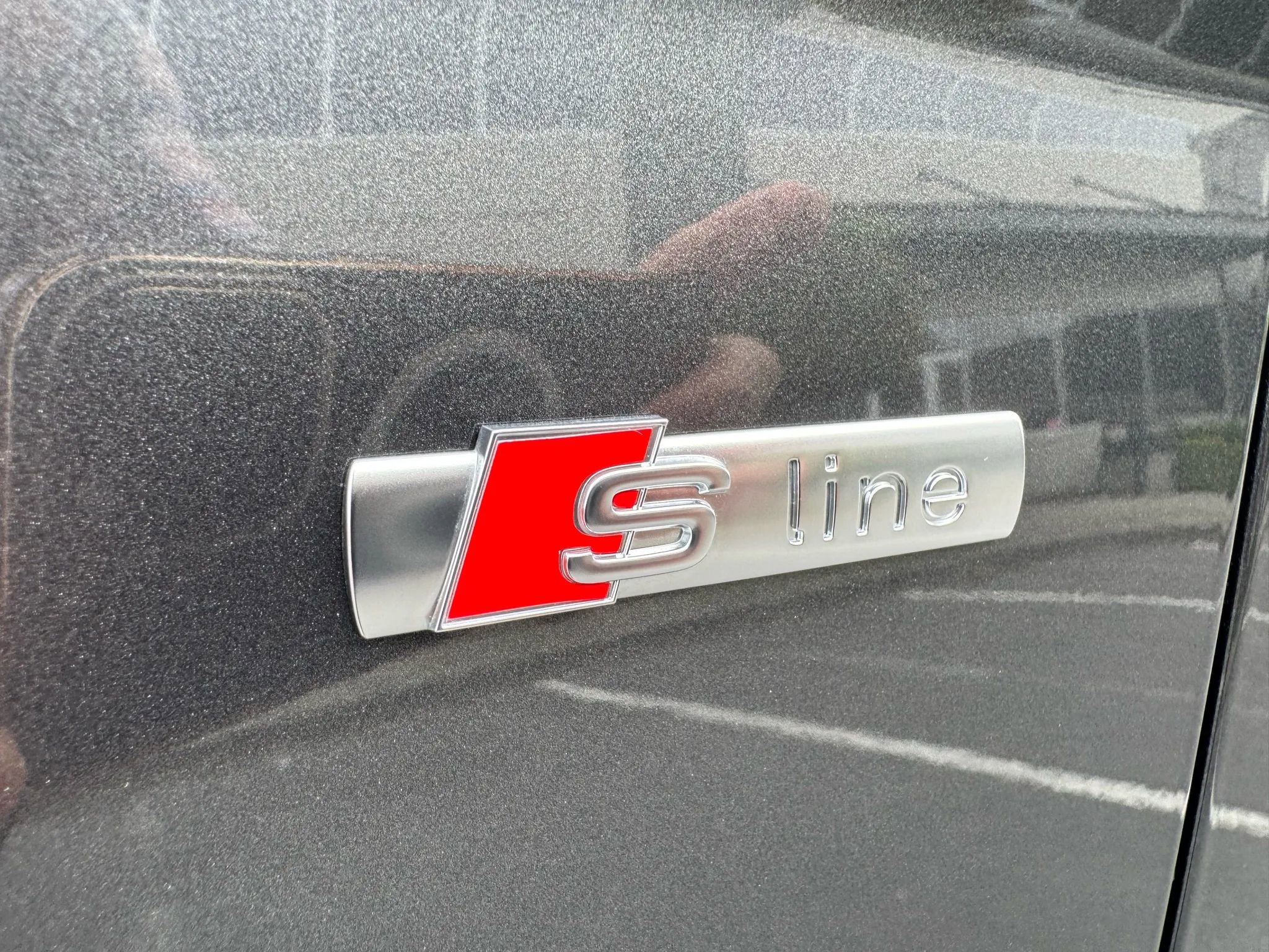 Used 2022 Audi Q5 e Premium w/ Convenience Package image 17