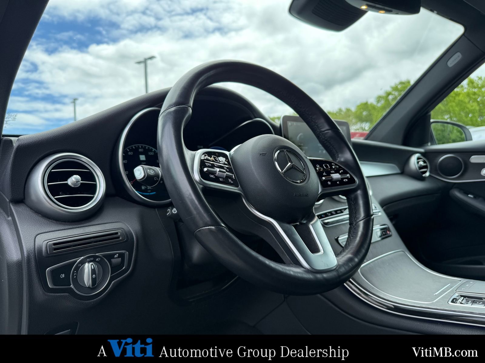 Used 2022 Mercedes-Benz GLC 300 4MATIC image 17