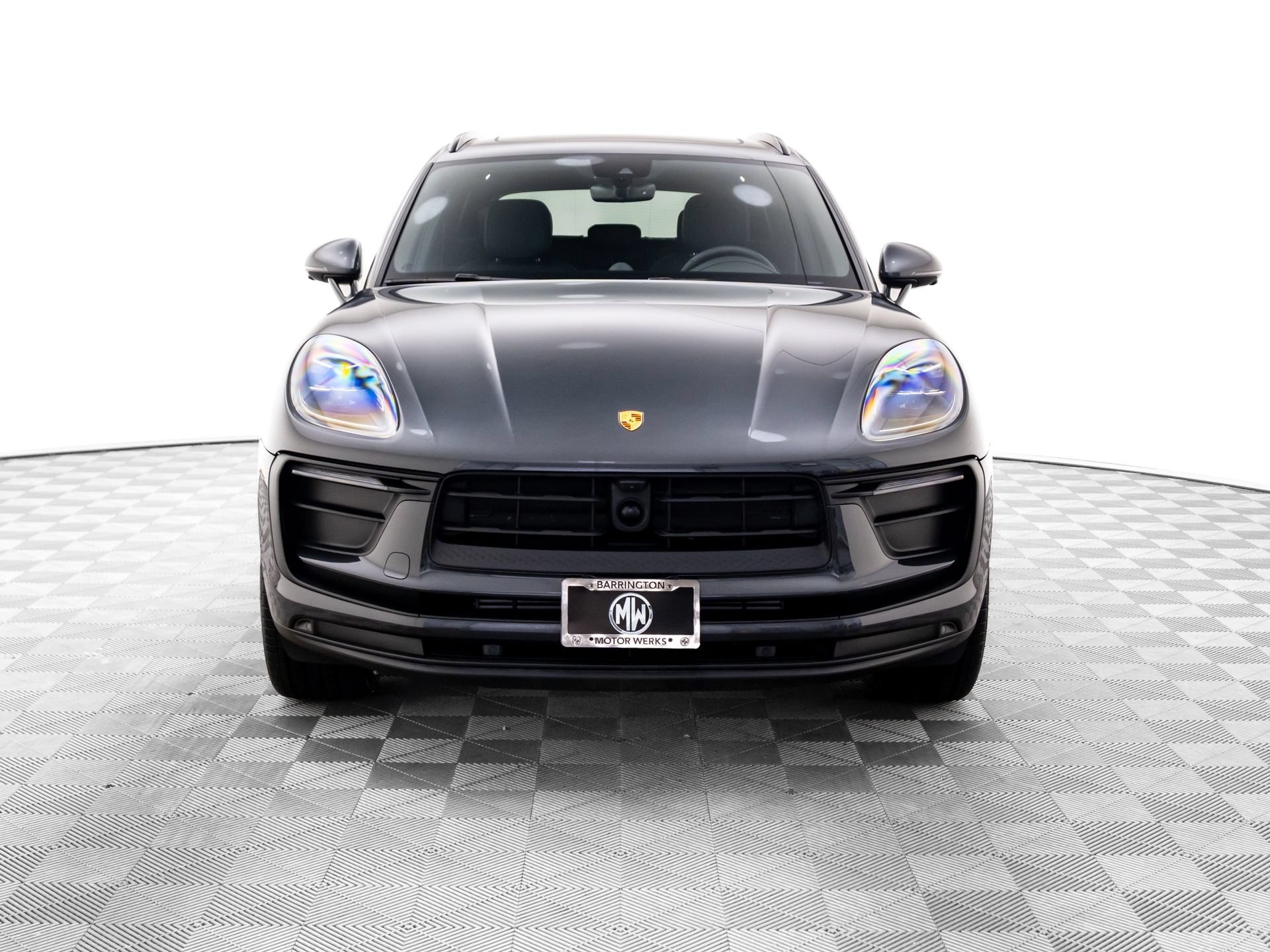 Certified 2026 Porsche Macan AWD/4WD image 9