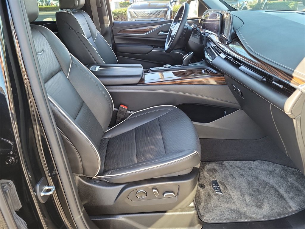 Certified 2023 Cadillac Escalade Premium Luxury w/ Performance Package image 28