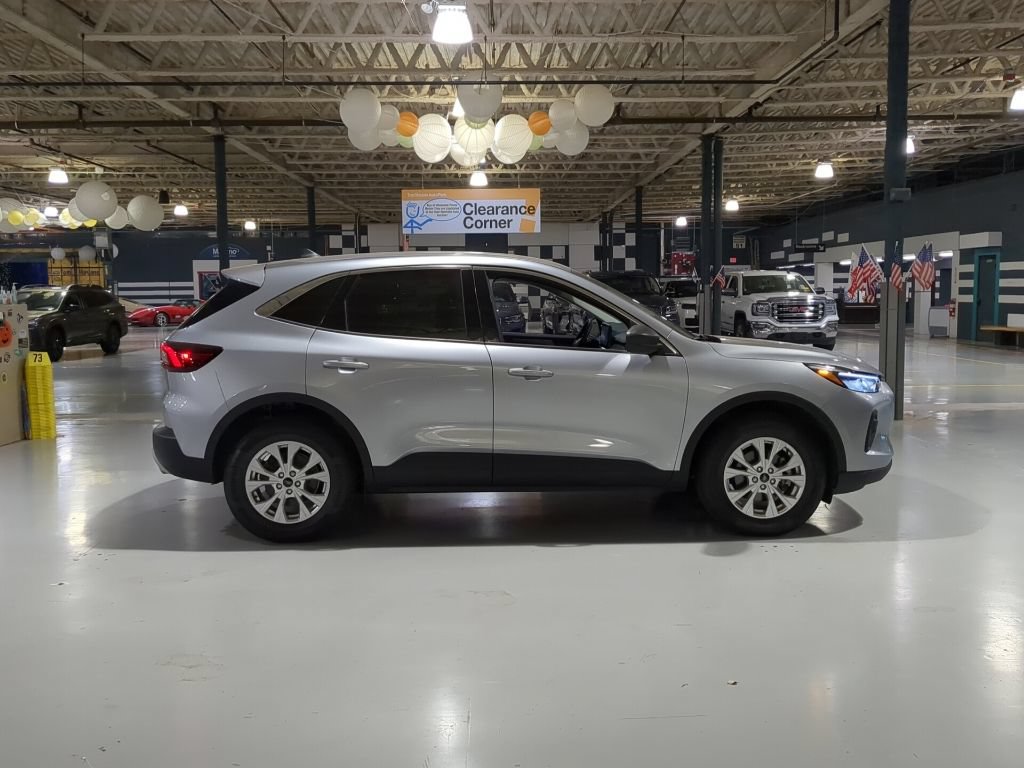 Used 2024 Ford Escape Active w/ Tech Pack #1 AWD/4WD image 7