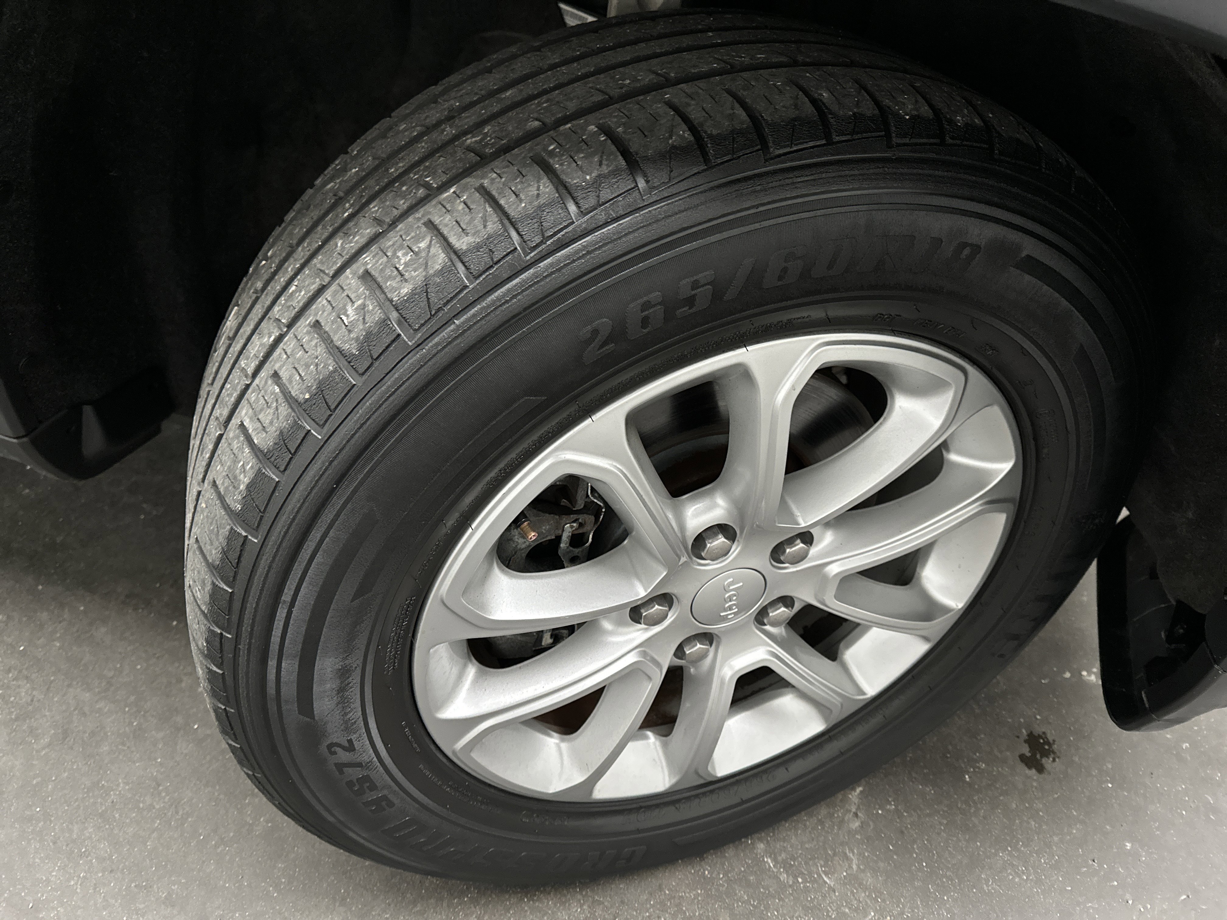 Used 2021 Jeep Grand Cherokee Laredo image 11