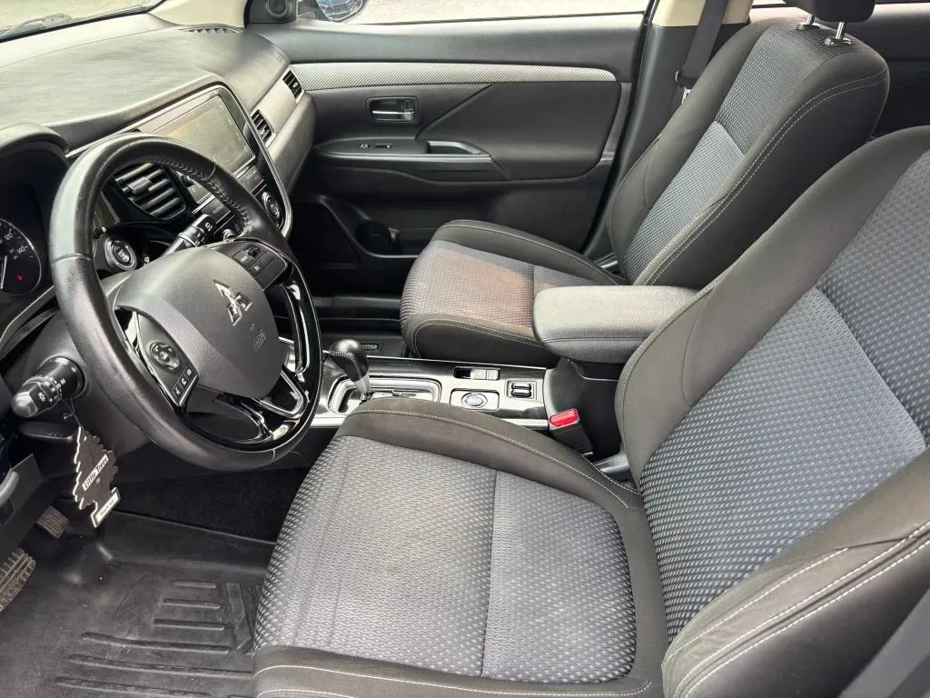 Used 2018 Mitsubishi Outlander SEL AWD/4WD image 10