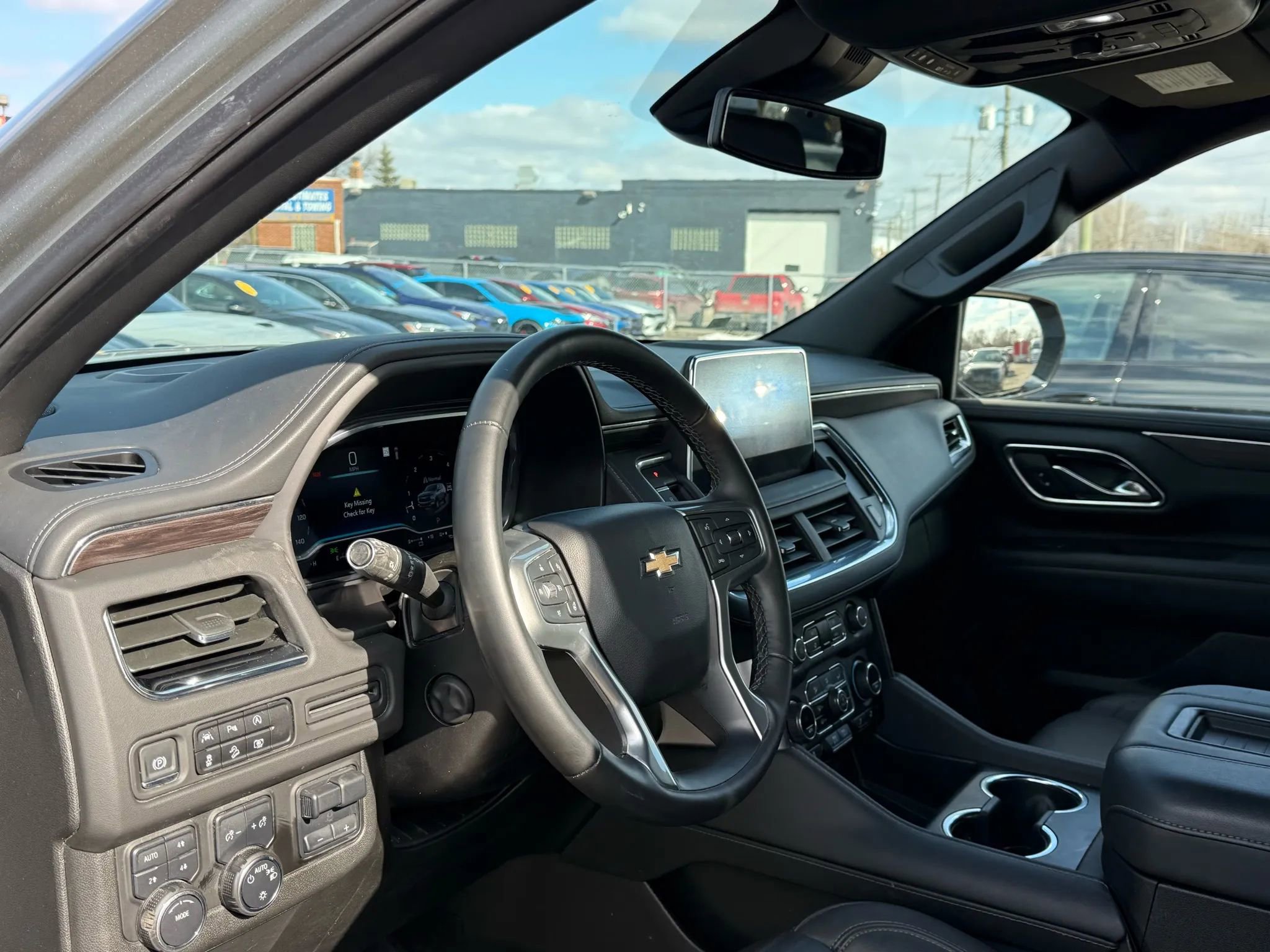 Used 2024 Chevrolet Tahoe Z71 w/ Luxury Package image 17