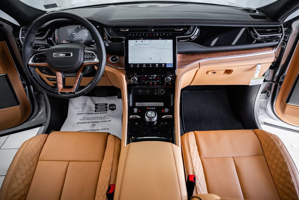 New 2025 Jeep Grand Cherokee Summit image 19