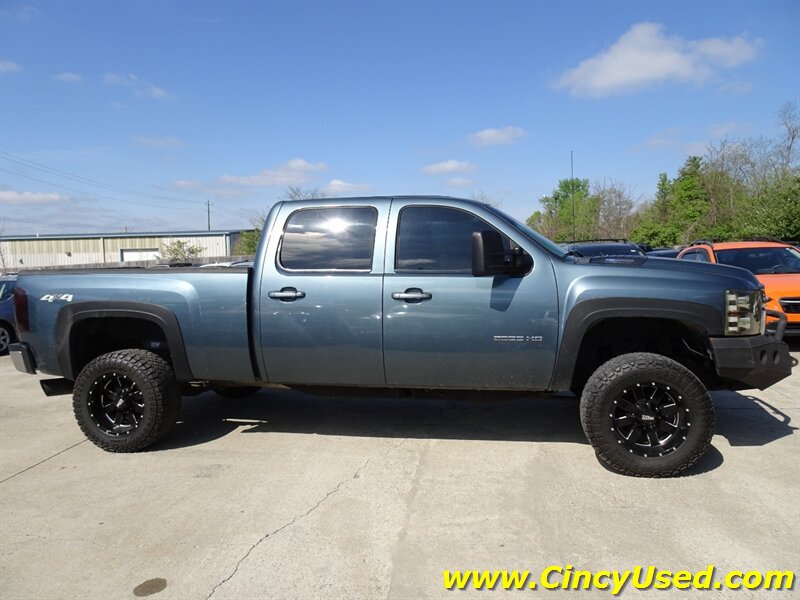 Used 2011 Chevrolet Silverado 2500 LTZ w/ LTZ Plus Package AWD/4WD image 5