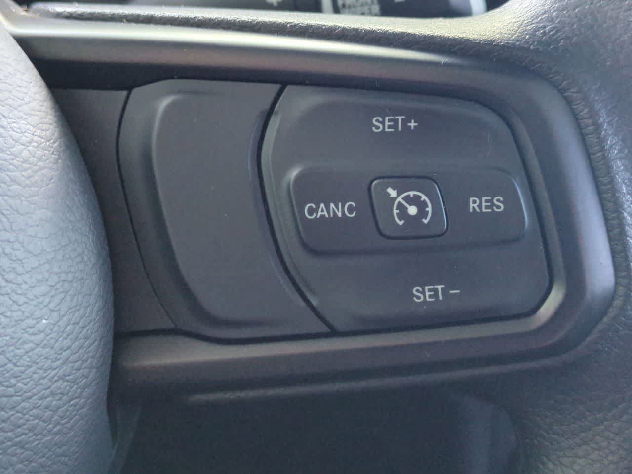 Certified 2025 Jeep Gladiator Sport AWD/4WD image 24